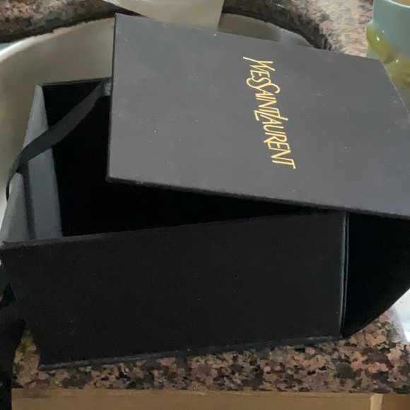 YvesSaintLaurent satin gift 🎁box , jewelry, makeup - Picture 5 of 7
